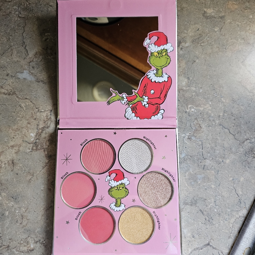 The Grinch Complexion Palette - Picture 3 of 5